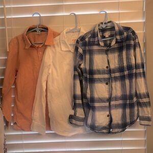 Long sleeve buttons down shirts